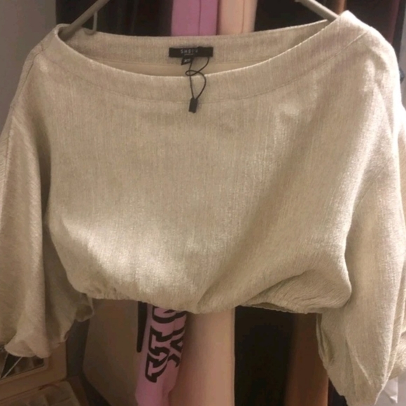 Balloon sleeve crop top - Picture 3 of 6